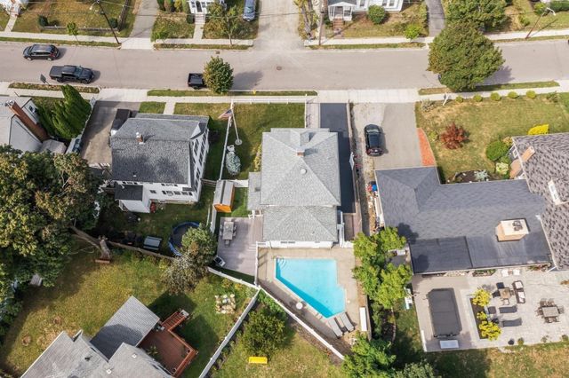 102 Narragansett Rd, Quincy, MA 02169