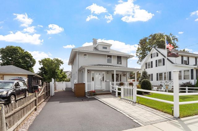 102 Narragansett Rd, Quincy, MA 02169