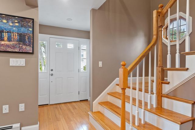102 Narragansett Rd, Quincy, MA 02169
