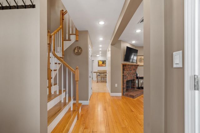 102 Narragansett Rd, Quincy, MA 02169