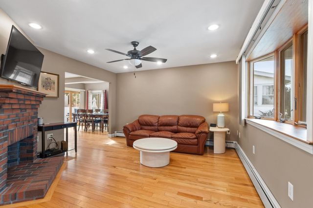 102 Narragansett Rd, Quincy, MA 02169