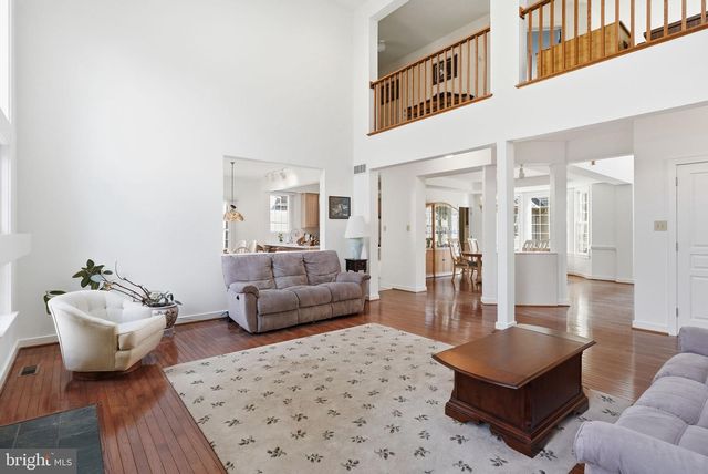 38 LENAPE DR, New Hope, PA 18938