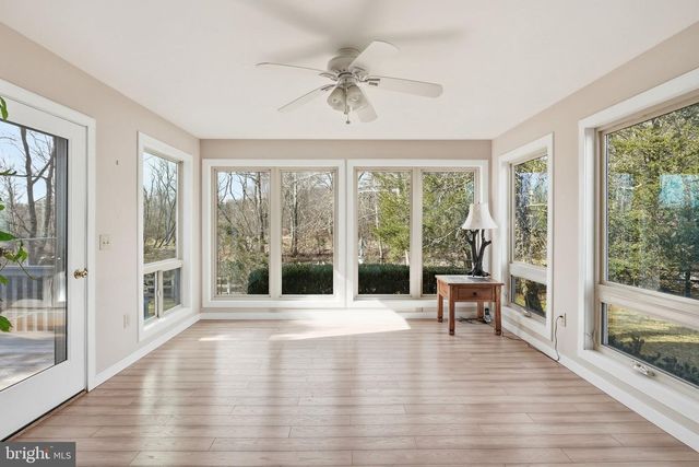 38 LENAPE DR, New Hope, PA 18938