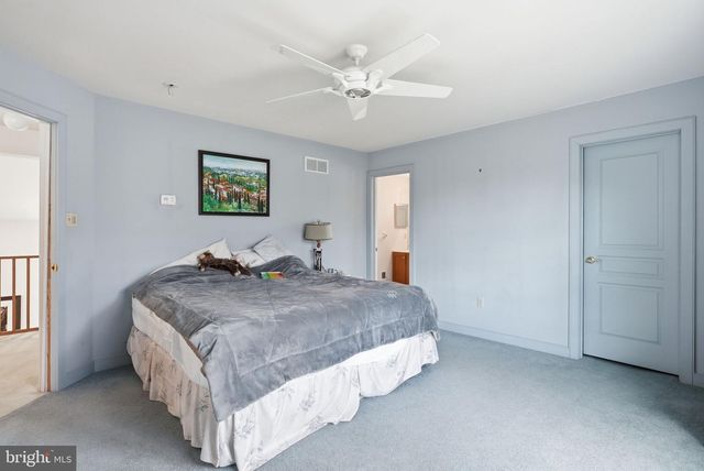 38 LENAPE DR, New Hope, PA 18938