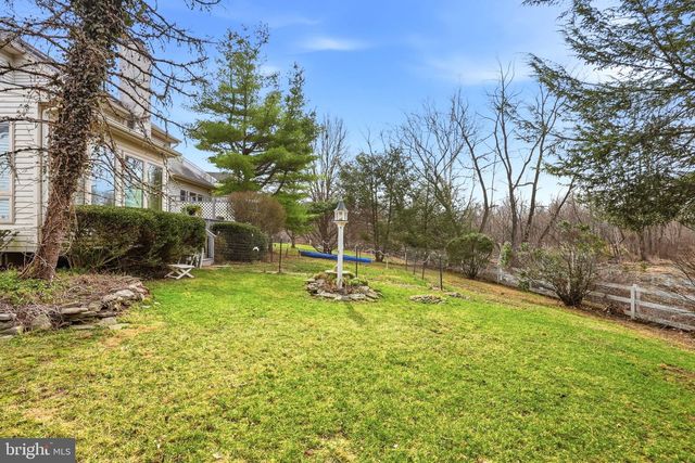 38 LENAPE DR, New Hope, PA 18938