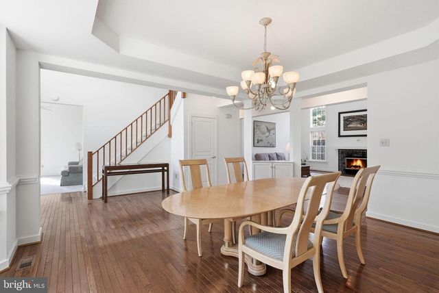 38 LENAPE DR, New Hope, PA 18938