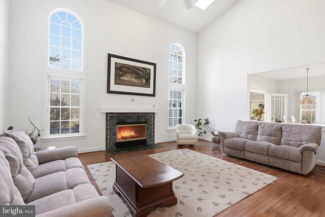 38 LENAPE DR, New Hope, PA 18938