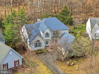 38 LENAPE DR, New Hope, PA 18938