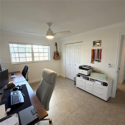 820 NW 91st Ave, Pembroke Pines, FL 33024