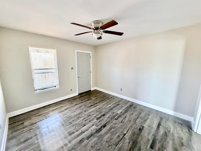 2261 HUNTER AVE, Memphis, TN 38108