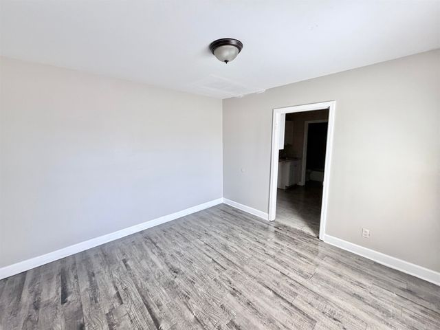 2261 HUNTER AVE, Memphis, TN 38108