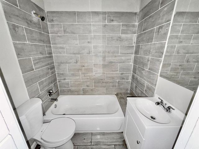 2261 HUNTER AVE, Memphis, TN 38108