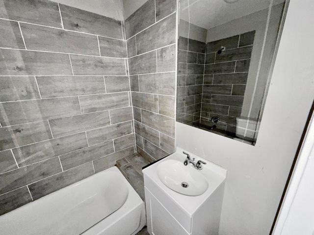 2261 HUNTER AVE, Memphis, TN 38108