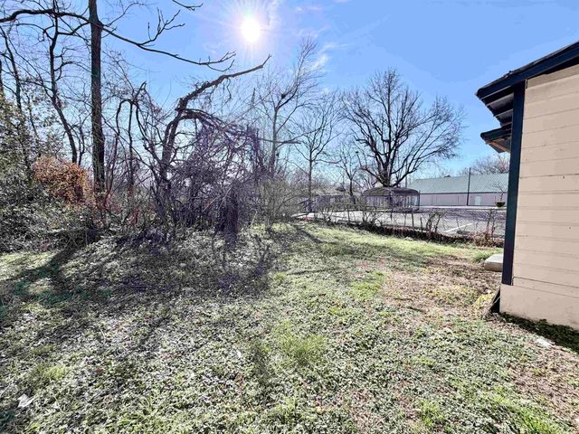 2261 HUNTER AVE, Memphis, TN 38108