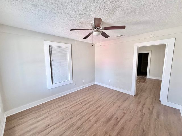 2261 HUNTER AVE, Memphis, TN 38108