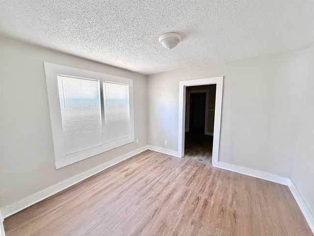 2261 HUNTER AVE, Memphis, TN 38108