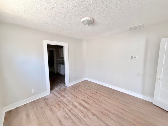 2261 HUNTER AVE, Memphis, TN 38108