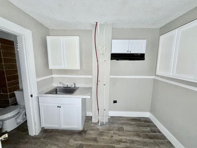 2261 HUNTER AVE, Memphis, TN 38108