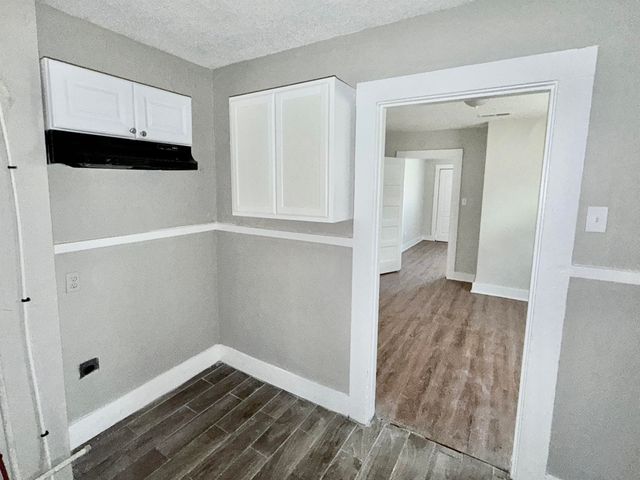 2261 HUNTER AVE, Memphis, TN 38108