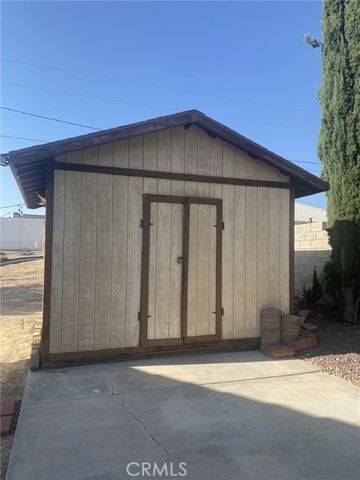 19824 Yucca Loma Road, Apple Valley, CA 92307