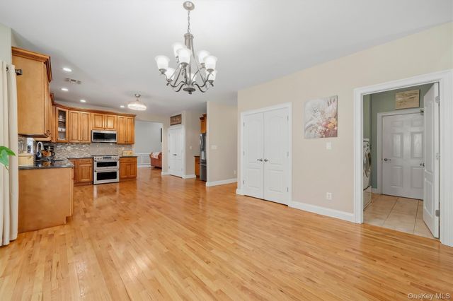 2 Pond Ridge Crossing, Newburgh, NY 12550
