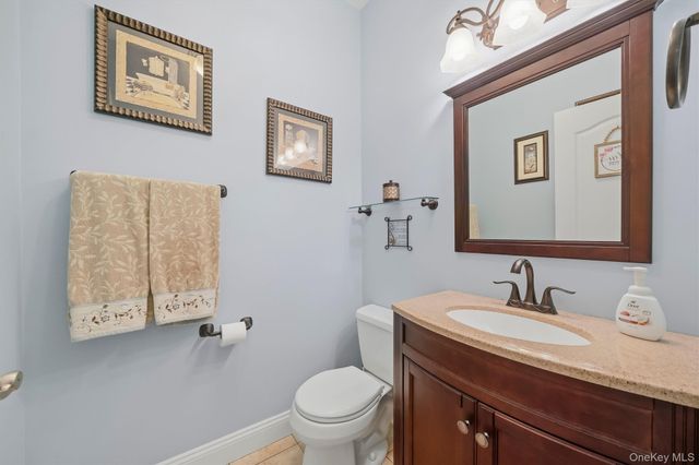 2 Pond Ridge Crossing, Newburgh, NY 12550