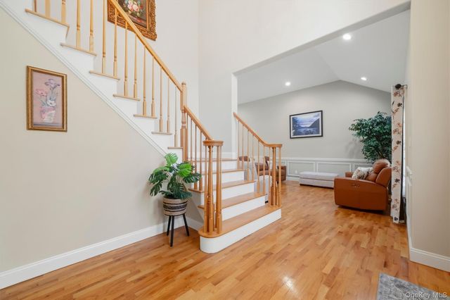 2 Pond Ridge Crossing, Newburgh, NY 12550