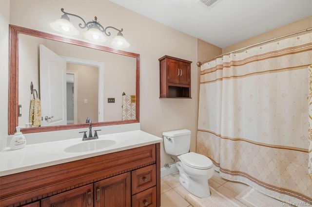 2 Pond Ridge Crossing, Newburgh, NY 12550