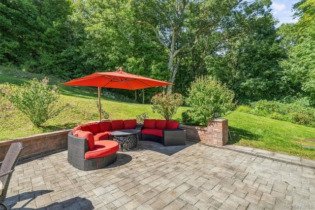 2 Pond Ridge Crossing, Newburgh, NY 12550