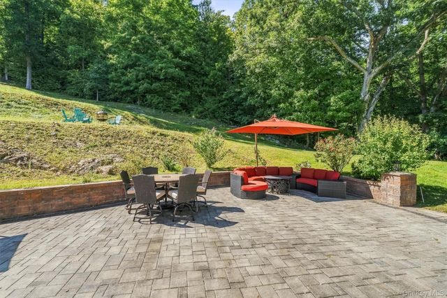 2 Pond Ridge Crossing, Newburgh, NY 12550