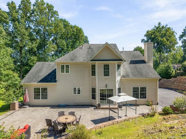 2 Pond Ridge Crossing, Newburgh, NY 12550