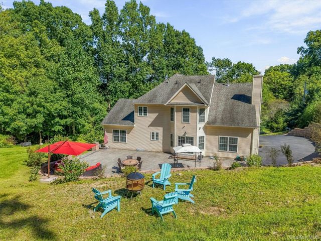 2 Pond Ridge Crossing, Newburgh, NY 12550