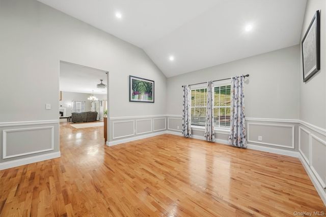 2 Pond Ridge Crossing, Newburgh, NY 12550