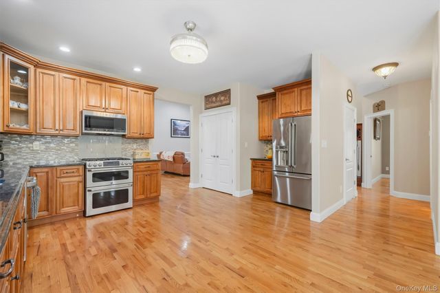 2 Pond Ridge Crossing, Newburgh, NY 12550