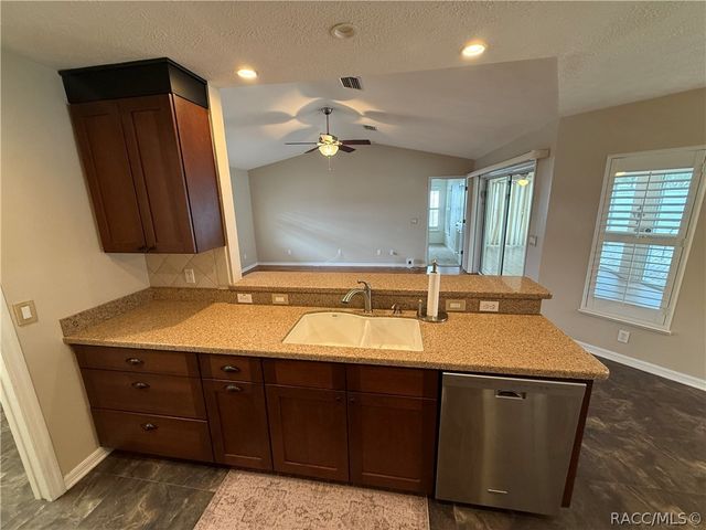 1035 S Brookfield Drive, Lecanto, FL 34461