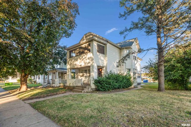 1423 PERSHING Boulevard, Clinton, IA 52732