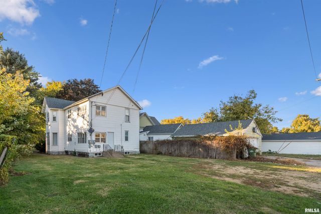 1423 PERSHING Boulevard, Clinton, IA 52732