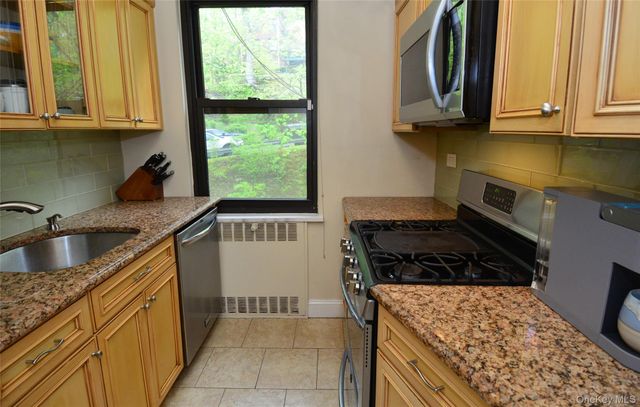 40 Rockledge Road 2A, Hartsdale, NY 10530