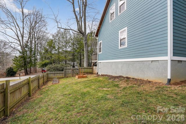 155 N Fork Road, Black Mountain, NC 28711