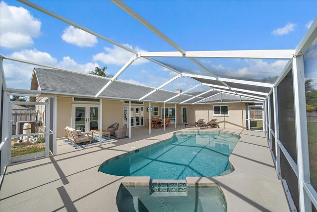 4424 DIAMOND CIRCLE W, Sarasota, FL 34233