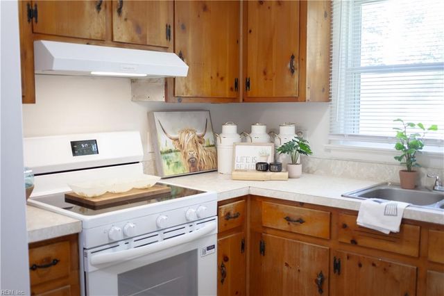 98 Fort Worth ST, Hampton, VA 23669