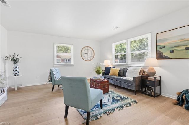 98 Fort Worth ST, Hampton, VA 23669