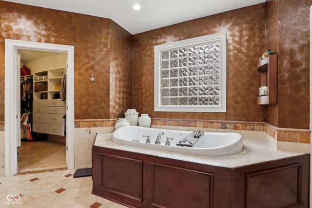 14575 Geist Ridge Drive, Fishers, IN 46040