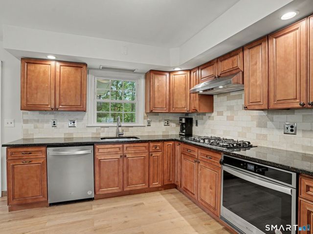 7 Wheeler Drive, Danbury, CT 06811