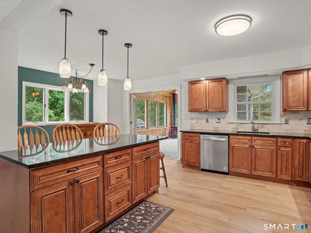 7 Wheeler Drive, Danbury, CT 06811