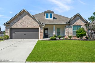 7465 Saints Circle, Ocean Springs, MS 39564