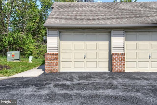 1105 CHERRINGTON DR, Harrisburg, PA 17110
