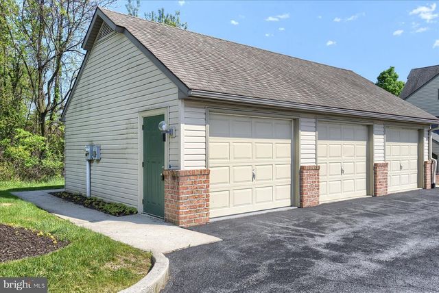 1105 CHERRINGTON DR, Harrisburg, PA 17110