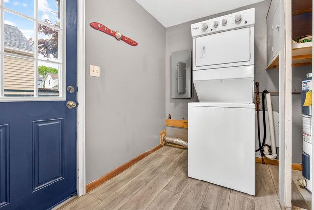 715 DIVISION STREET, Neenah, WI 54956