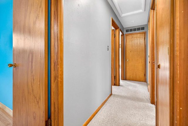 715 DIVISION STREET, Neenah, WI 54956